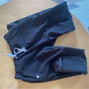 20 Pocket Figs scrub pants